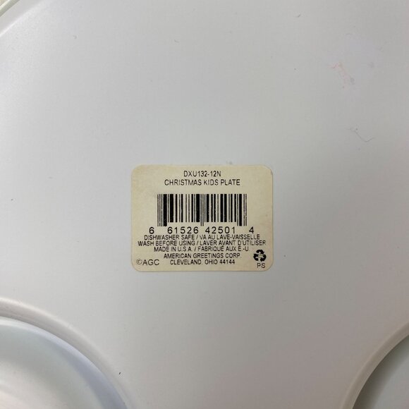 Holiday Themed Disposable Paper Plates Sectioned Santa Gifts "Seasons Greetings" - Picture 11 of 13